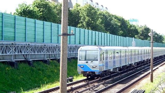 Московский метрополитен. Электропоезд типа 81-760/761 "Ока", маршрут № 10.