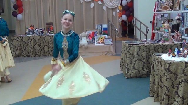 На Мамонтовском награждение. А танец узбекский настоящий смотреть онлайн