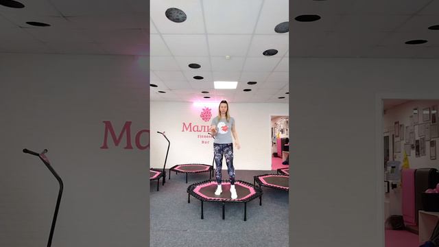 Как правильно выполнять упражнения на батуте