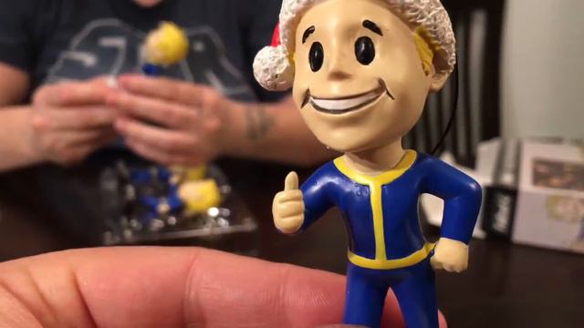 Fallout 4 Vault Boy Holiday Ornaments Review and Unboxing смотреть онлайн