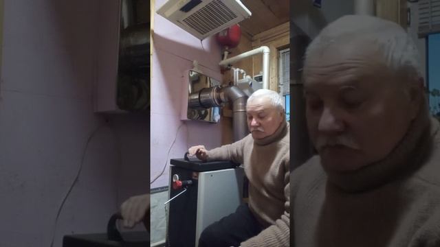 Котел Лемакс,топим дровами.