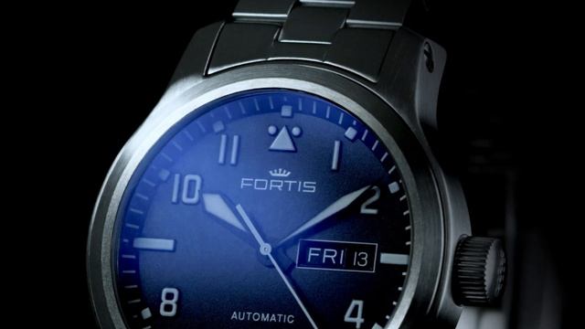 Fortis - B-42 Aeromaster Collection смотреть онлайн