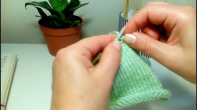 Как НЕЗАМЕТНО прибавить петли при вязании спицами смотреть онлайн
