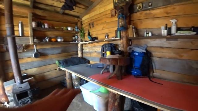 Странник Артём живёт в Диких Условиях. Бросил все ради свободы. Странник Судьбы #отшельник смотреть онлайн