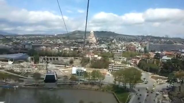 Канатная дорога в Тбилиси. Спуск в штормовой ветер. смотреть онлайн