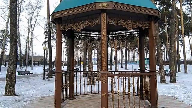 беседка молодоженов в городском парке смотреть онлайн