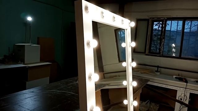 Белое ростовое гримёрное зеркало смотреть онлайн