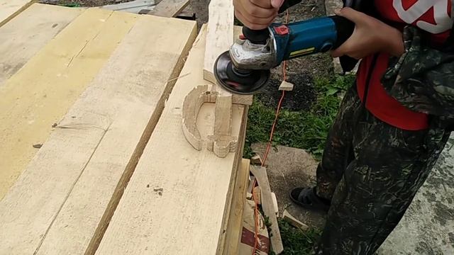Делаем шпагу из дерева смотреть онлайн