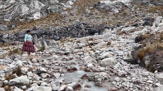 en los glaciares de HUAYNA POTOSI Bolivia | CHOLITA ISABEL смотреть онлайн