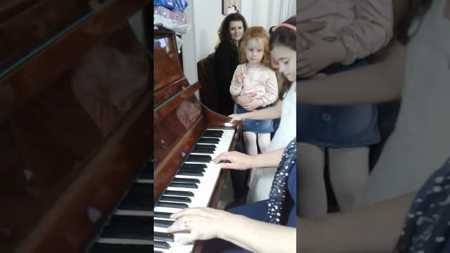Таня играет полонез Огинского смотреть онлайн