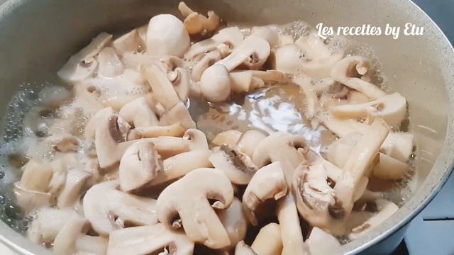 грибы и лук, всего из 2 ингредиентов можно приготовить вкусное блюдо/жареные грибы с луком смотреть онлайн