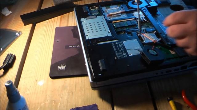 Intel Core 2 Extreme X9000 arrives and gets installed in the m15x-r1! also ANOTHER Alienware?!? смотреть онлайн