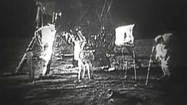 President Nixon speaks to Apollo 11’s Neil Armstrong and Buzz Aldrin while they stand on the Moon смотреть онлайн