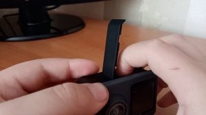 КАК ВСТАВИТЬ КАРТУ ПАМЯТИ В ЭКШЕН КАМЕРУ/КАК ВЫТАЩИТЬ