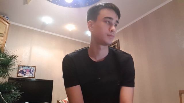 Читаю стих собвенного сочинения под названием "Что такое любовь?" смотреть онлайн