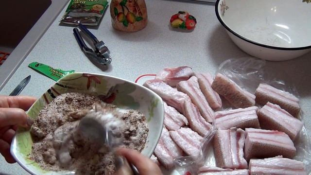 Как солить сало в домашних условиях. ВКУСНЫЙ РЕЦЕПТ! смотреть онлайн