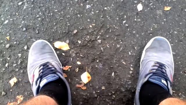 Кеды,ноги,два носка.)) смотреть онлайн