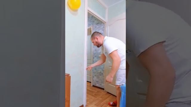 Жена прикалывается над мужем Геной ??? смотреть онлайн