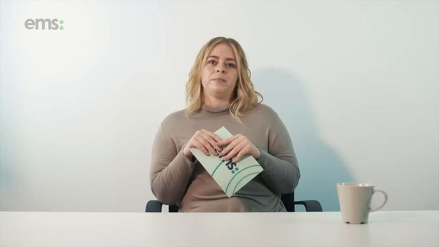 Blind React - Should your profile picture match or compliment your cover photo смотреть онлайн