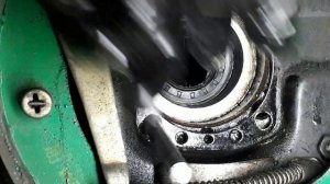 Сервис не нужен. Самостоятельная замена сальника полуоси