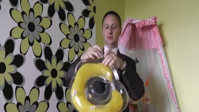 Круг на шею для купания малышей смотреть онлайн
