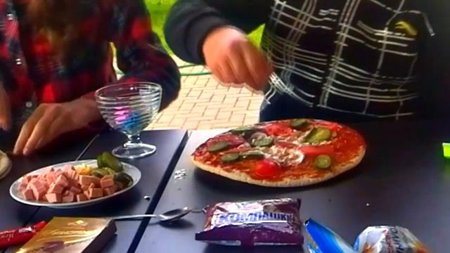 СИНИЕ ЯБЛОКИ???PIZZA CHALLENGE! смотреть онлайн