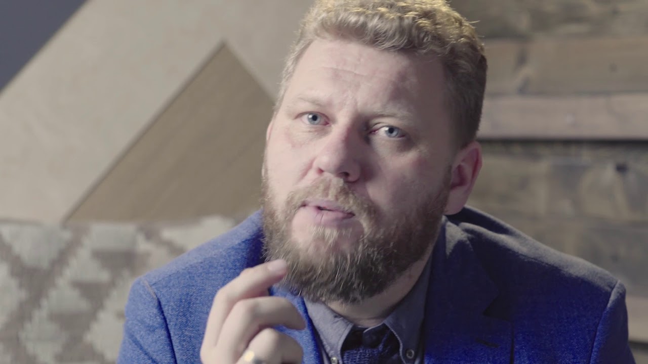 «Партнеры, персонал — все пытаются тебя обмануть» смотреть онлайн