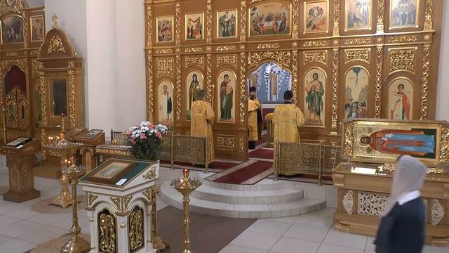 Богослужение в Богоявленском Кафедральном соборе смотреть онлайн