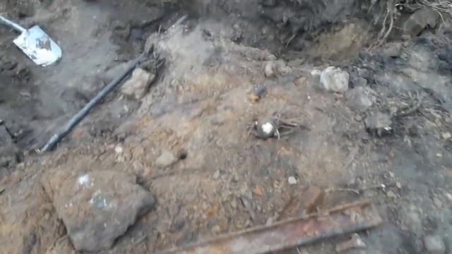 Копаю рельсы, на месте разрушенных ферм. Коп Металлолома!! смотреть онлайн