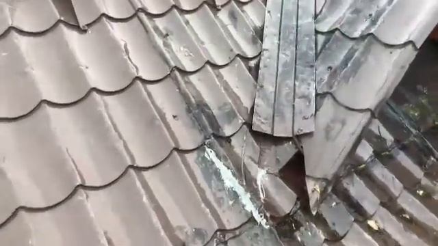 ЖЕСТЬ!!! Почистили Металлочерепицу от снега и льда! смотреть онлайн