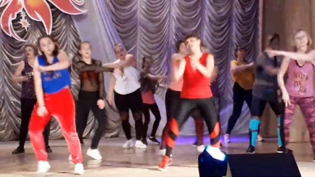 Как выступала моя мама и брат!? Танец зумба шооок!!!!(1 часть) смотреть онлайн