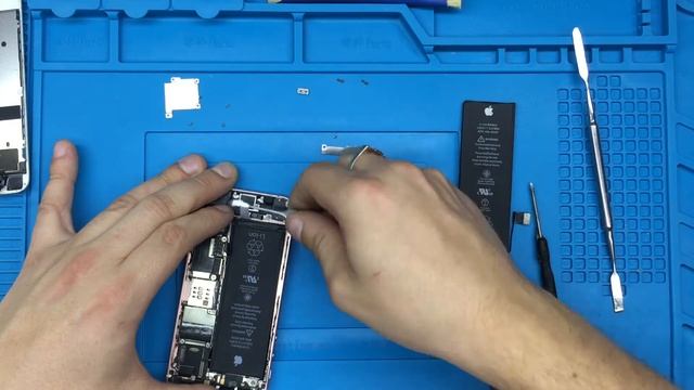 Замена аккумулятора iPhone SE ? Меняем батарейку самостоятельно смотреть онлайн