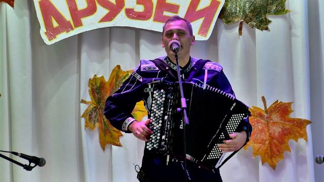 "На деревне тихо". Исполняют Александр Пузеркин и Александр Панов. смотреть онлайн