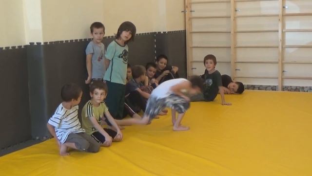 Александрийские студенты в свободное время от учебы... смотреть онлайн