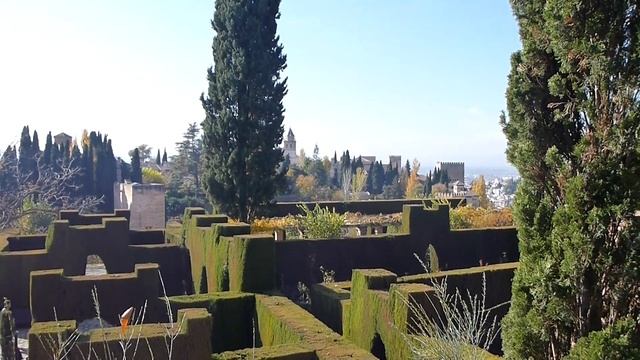 Granada's Alhambra - Video Tour in Spanish [Part 1 of 2: Generalife] смотреть онлайн