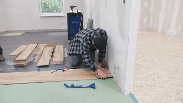 Montáž Plávajúcej Podlahy S umiestnením Soklových A Prechodových Líšt