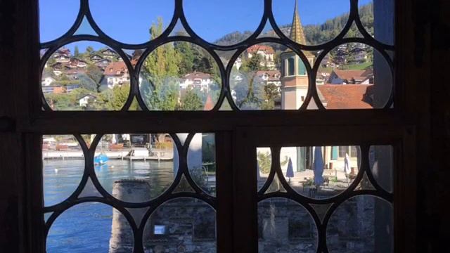 Thun-Schloss Oberhofen (Schweiz) смотреть онлайн