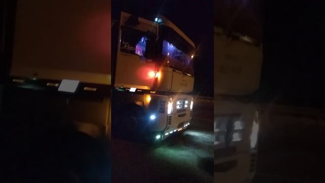 Рено Магнум автозвук. Скриптонит - Москва любит смотреть онлайн