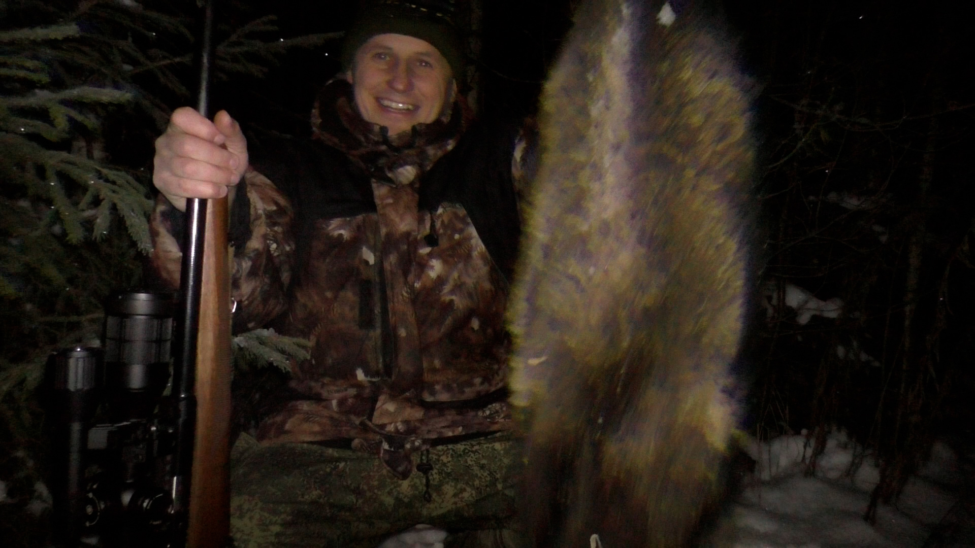 ЗВЕРЬ ДОБЫТ, НО НЕ ТОТ! Ночная охота из засидки с мелкашкой. смотреть онлайн