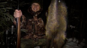 ЗВЕРЬ ДОБЫТ, НО НЕ ТОТ! Ночная охота из засидки с мелкашкой.