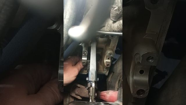 Замена маслосьемных колпачков на Ford Explorer 3 V8 смотреть онлайн