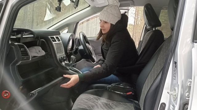 Обзор Toyota Ractis 2011 года смотреть онлайн