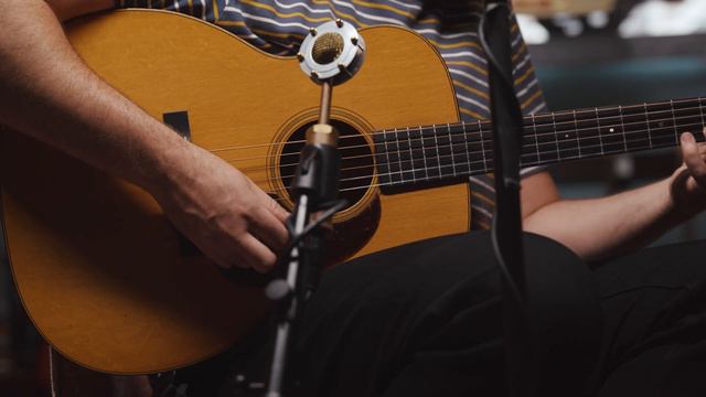 1931 Martin OM-18 played by Jordan Tice смотреть онлайн