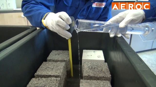 AEROC un keramzītbetona bloku ūdens uzsūces tests. Kurš bloks uzsūc ūdeni vairāk? смотреть онлайн