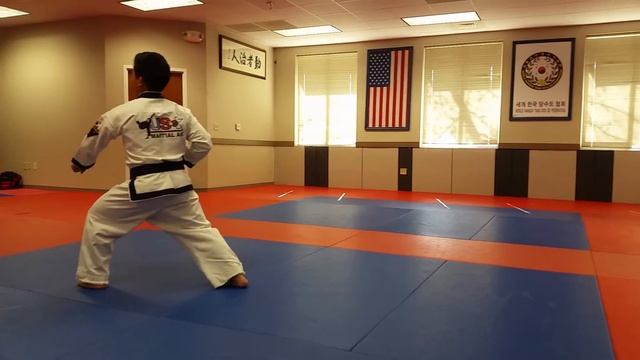 Ki Cho Hyung il Bu - Basic Form #1 Current White Belts смотреть онлайн