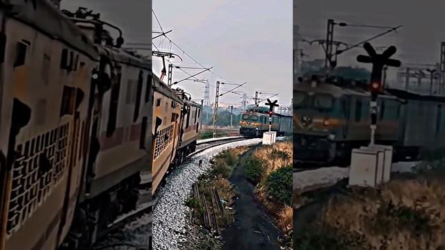 Ek line par 2 train🚂 agiya hai #short_video #train_video #traingadi #traingadi #trains #gadi #video смотреть онлайн