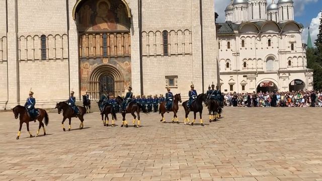 Историческое Шоу в Кремле: Развод Конного и Пешего Караула Президентского Полка! смотреть онлайн