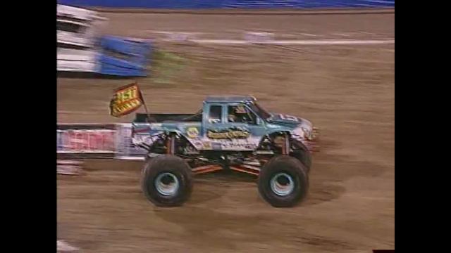Freestyle Sudden Impact Monster Jam World Finals 2003 смотреть онлайн
