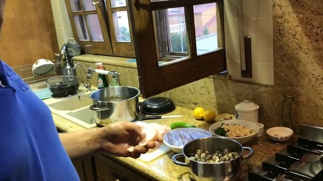 В гости на Паэлью. Блюдо для бедных. Жизнь в Испании. смотреть онлайн