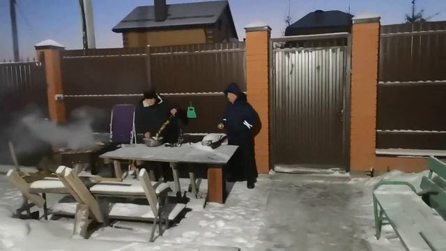 РОЖДЕСТВО. ЖАРИМ БАРАШКУ. СЕМЬЯ С АКЦЕНТОМ. смотреть онлайн
